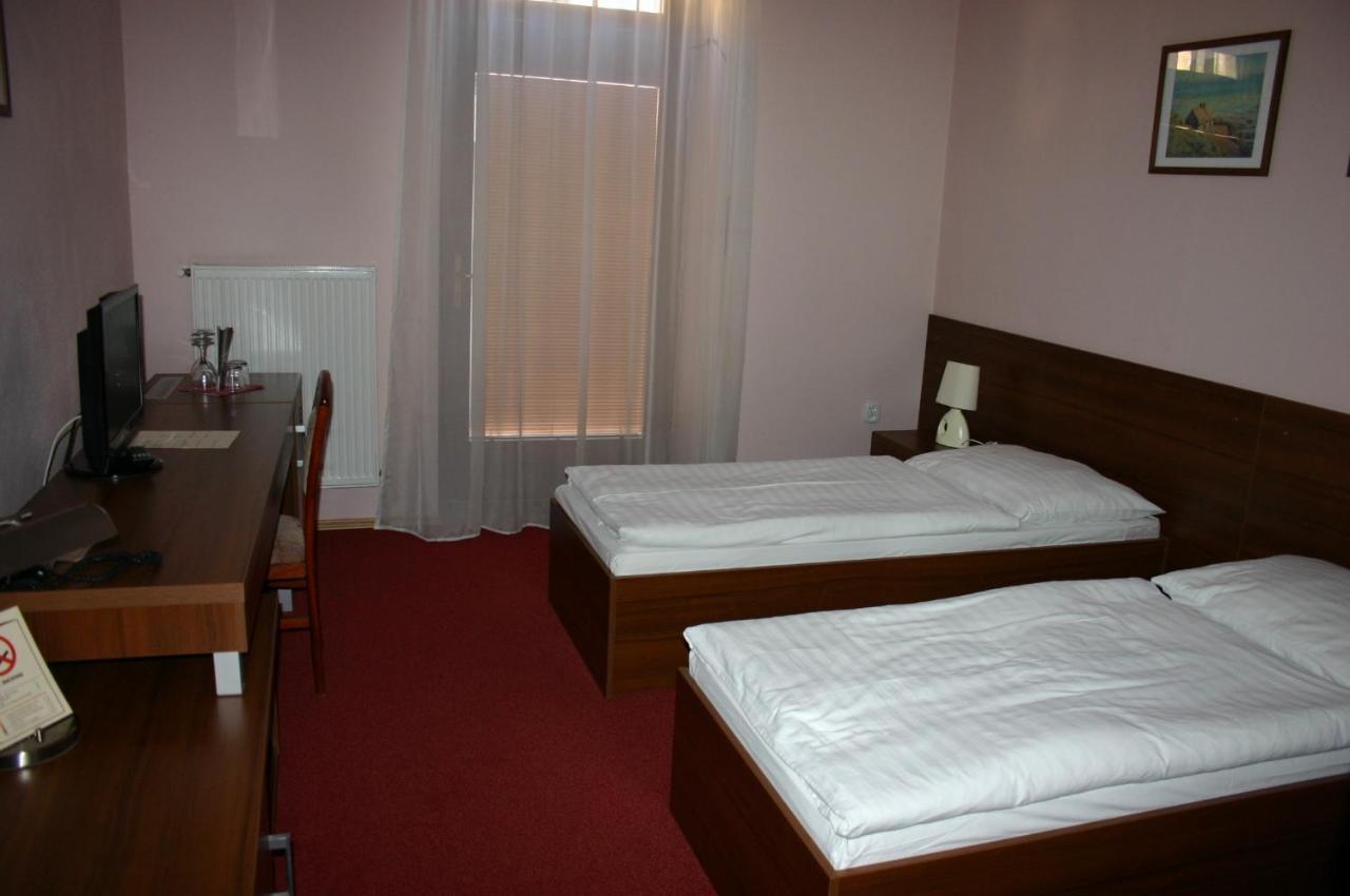 Hotel Jelen Hlohovec Camera foto