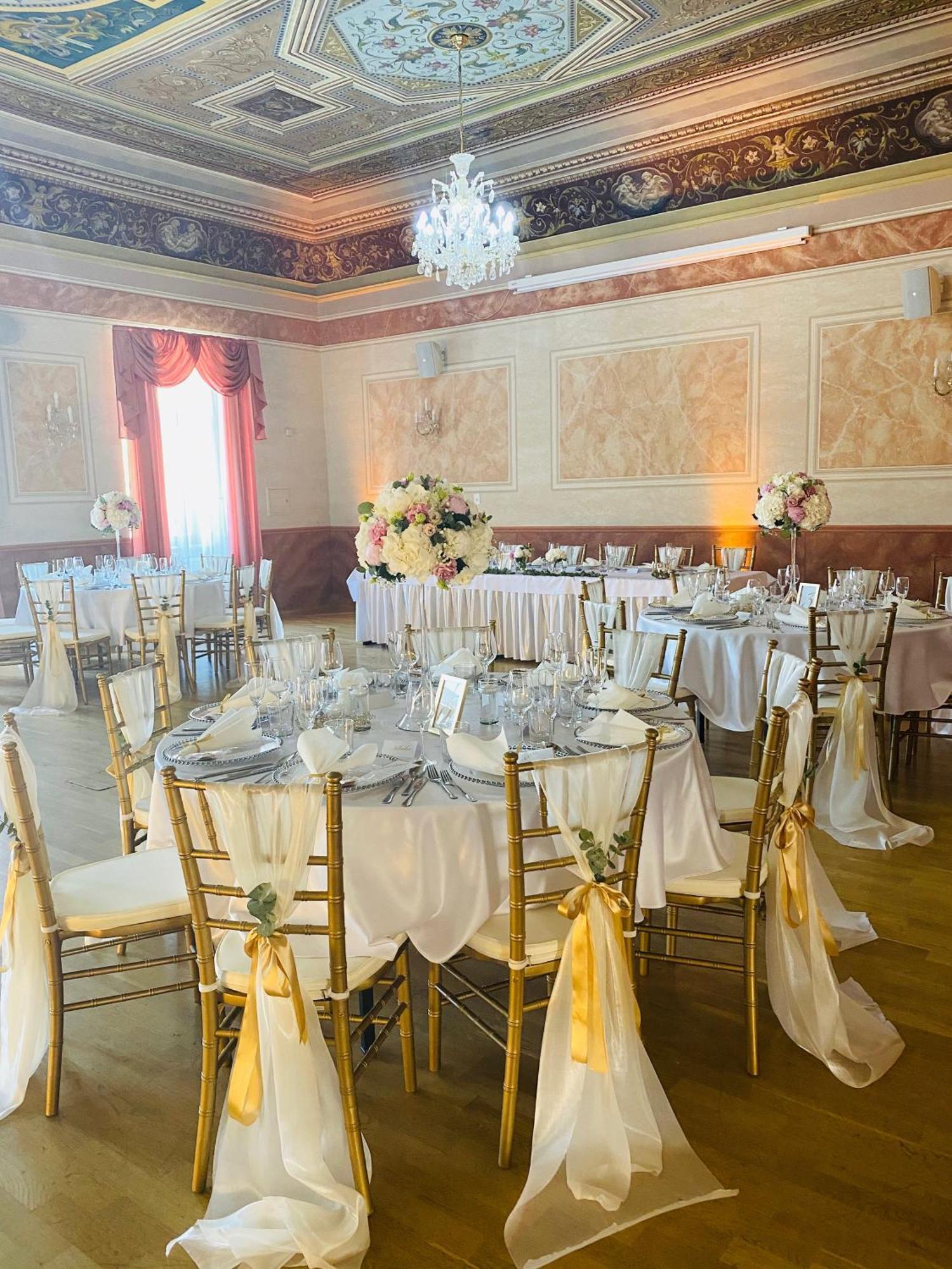 Hotel Jelen Hlohovec Esterno foto
